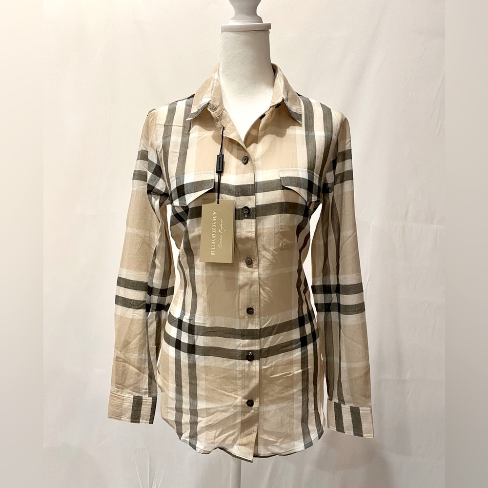 🔥SOLD🔥 BNWT 100% Authentic BURBERRY Women’s Button Up Shirt Beige Tan S/P.